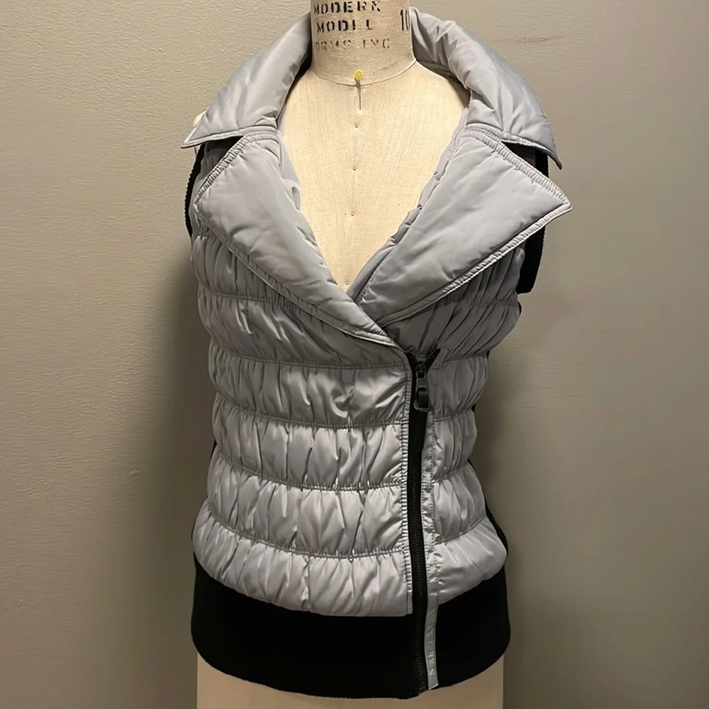 Calvin Klein performance puffer vest jacket in Ice - Picture 2 of 9